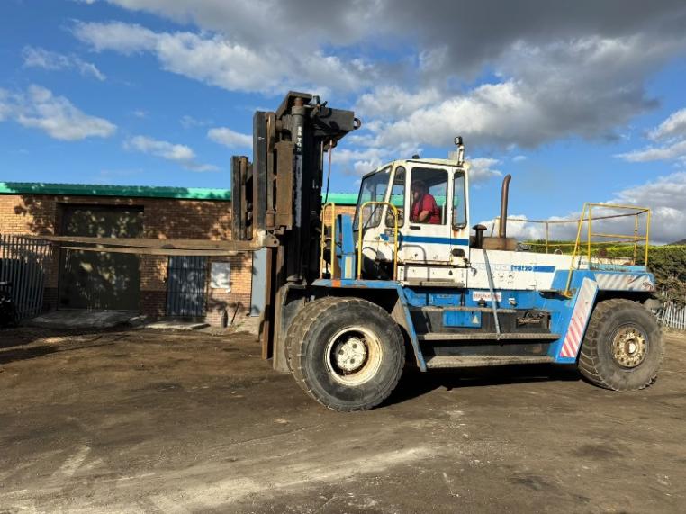 SVETRUCK 28 120/46 FORKLIFT*28 TONNE LIFT*VIDEO*