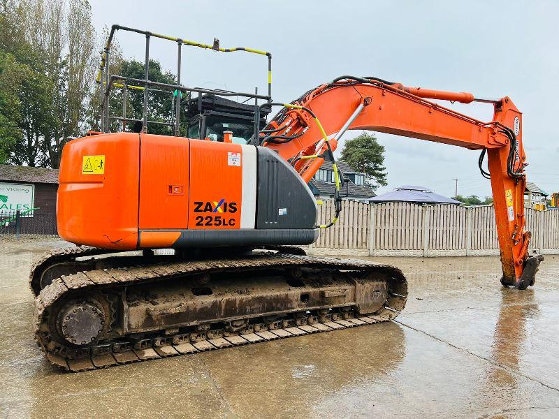 HITACHI ZX225USRLC-3 EXCAVATOR *YEAR 2013* C/W QUICK HITCH *VIDEO*