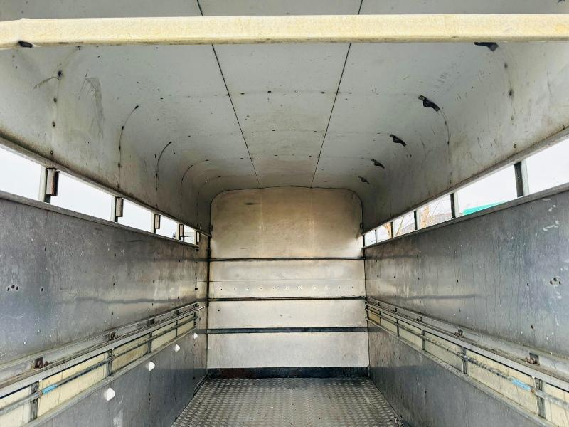 IFOR WILLIAMS CATTLEBOX TRAILER*C/W PARTITION*VIDEO*