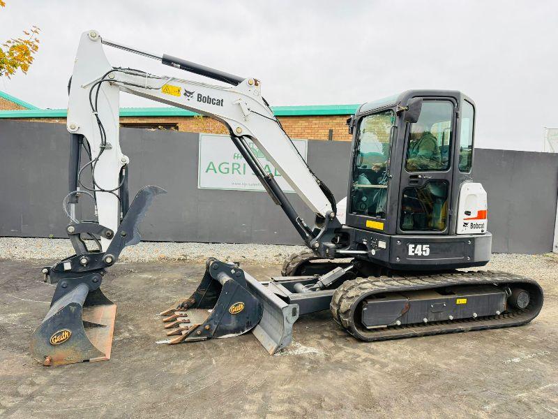 BOBCAT E45 EXCAVATOR *YEAR 2017*ONLY 257 HOURS*C/W HYDRAULIC THUMB*VIDEO*