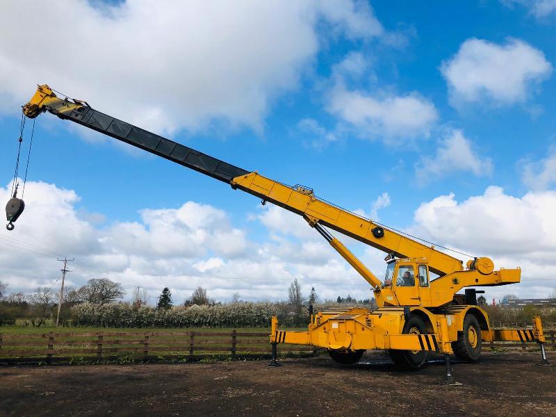 GROVES RT65S 4X4 MOBILE CRANE C/W TRIPLE PUSH OUT BOOM