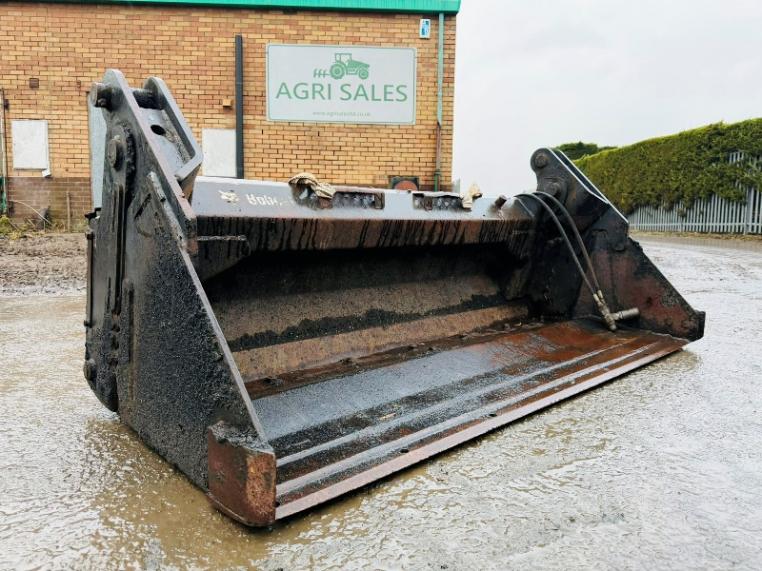 BOBCAT 3 IN ONE BUCKET* TO SUIT SKIDSTEER*YEAR 2012*VIDEO*
