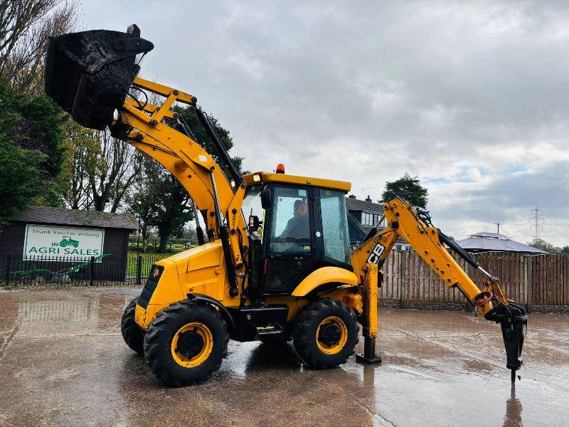 JCB 2CX 4WD STREET MASTER *YEAR 2011, 2461 HOURS* C/W HYDRAULIC BREAKER *VIDEO*
