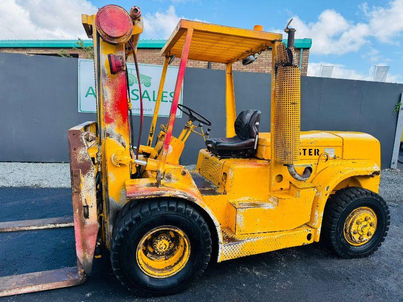 HYSTER CONTAINER SPEC FORKLIFT*C/W FORK POSITIONER AND SIDESHIFT*VIDEO*