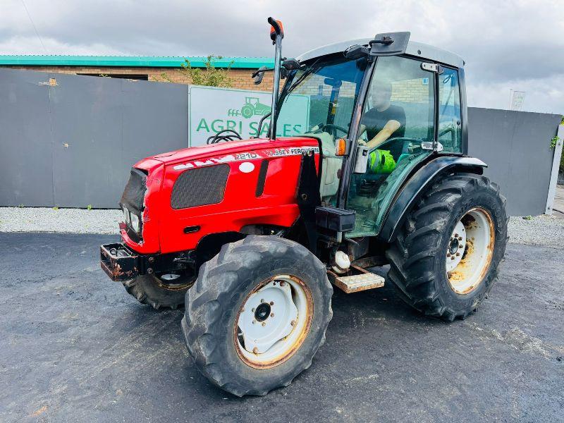MASSEY FERGUSON 2210 4WD TRACTOR*VIDEO*