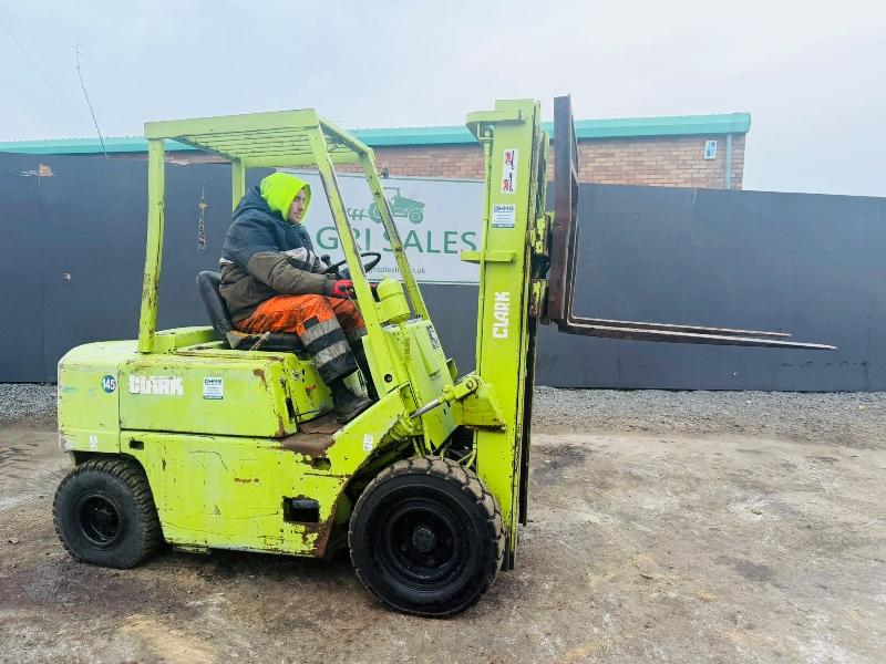 CLARK C500 Y50D FORKLIFT*C/W PALLET TINES*VIDEO*