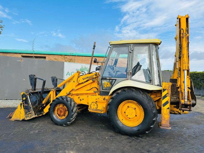 JCB 3CX PROJECT 8 4WD*C/W 4 IN 1 BUCKET + 3 REAR BUCKETS*VIDEO*