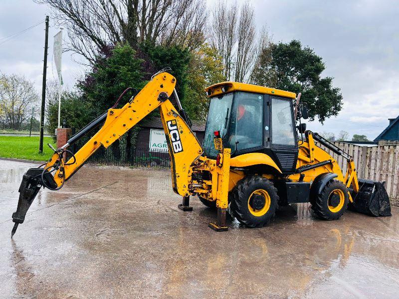 JCB 2CX 4WD STREET MASTER *YEAR 2011, 2461 HOURS* C/W HYDRAULIC BREAKER *VIDEO*