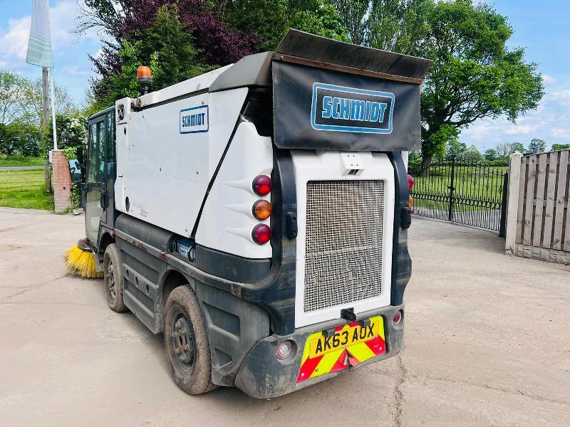 SCHMIDT SWINGO 200 4X2 ROAD SWEEPER *YEAR 2013* C/W AC CABIN *VIDEO*