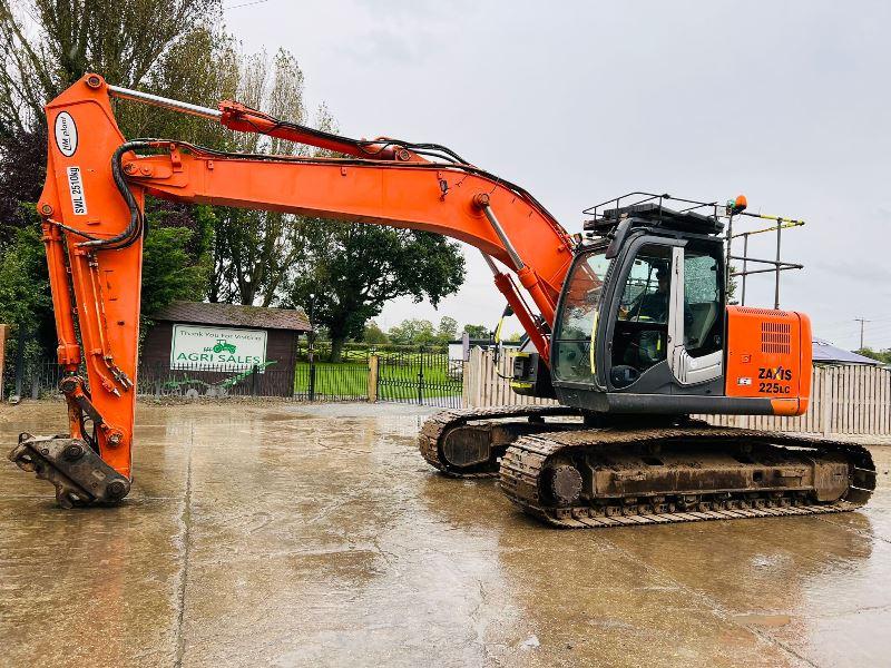HITACHI ZX225USRLC-3 EXCAVATOR *YEAR 2013* C/W QUICK HITCH *VIDEO*