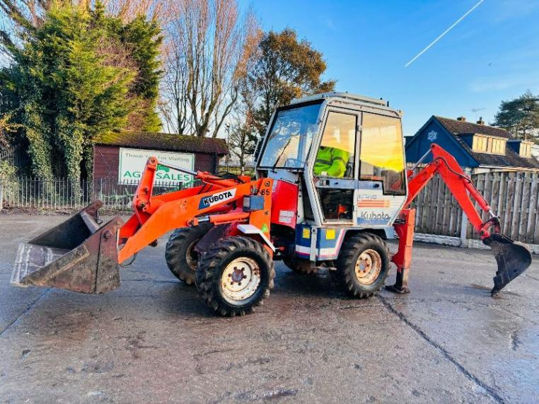 KUBOTA R410 4WD PIVOT STEER BACKHOE DIGGER C/W THREE IN ONE BUCKET *VIDEO*