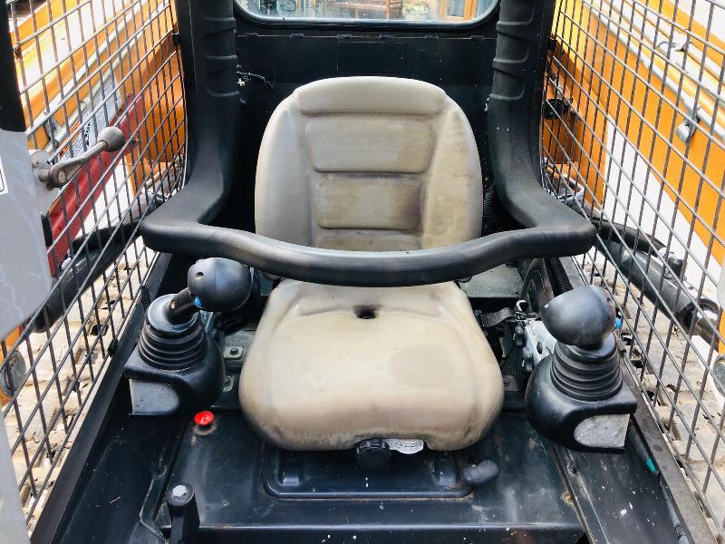 CASE TR270 TRACKED SKIDSTEER *YEAR 2015* C/W JOYSTICK CONTROLS * PLEASE