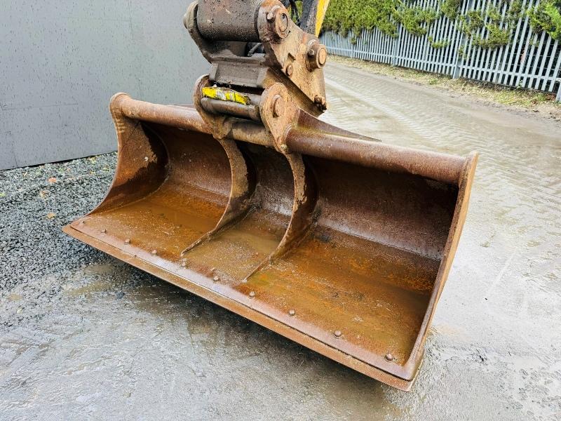 HYUNDAI ROBEX 220LC-3 EXCAVATOR*C/W BUCKET*VIDEO*