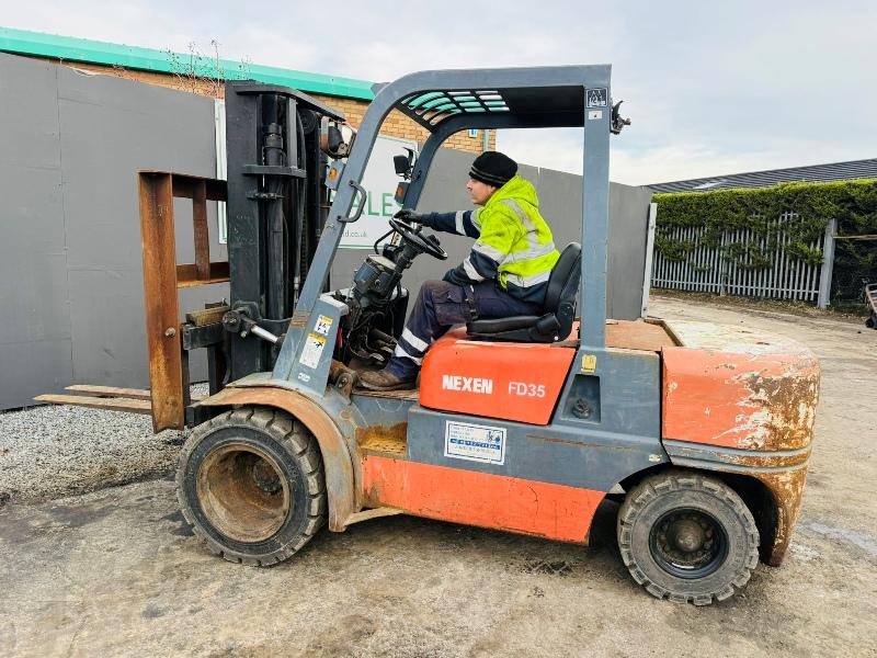 NEXEN FD35 CONTAINER SPEC FORKLIFT*YEAR 2010*C/W PALLET TINES*VIDEO*