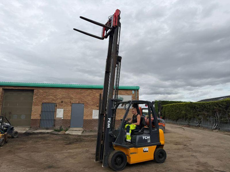 TCM U1D2A20LH FORKLIFT*C/W FORK POSITIONER*YEAR 2021*VIDEO*
