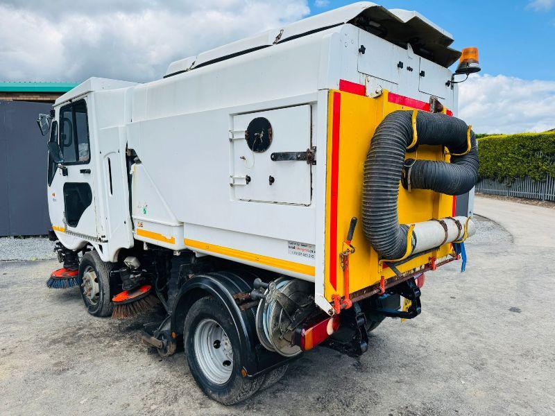 SCARAB ROAD SWEEPER *C/W BRUSHES AND JETWASH* VIDEO*