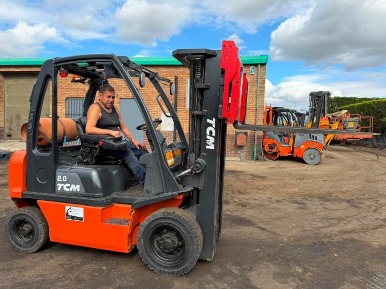TCM U1D2A20LH FORKLIFT*C/W FORK POSITIONER*YEAR 2021*VIDEO*