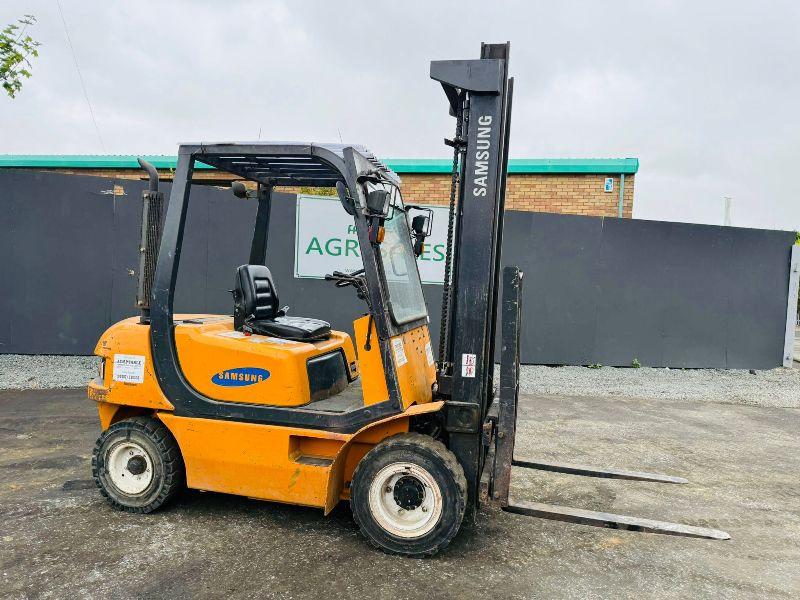 SAMSUNG 2 STAGE MASTED FORKLIFT*C/W YANMAR ENGINE*VIDEO*