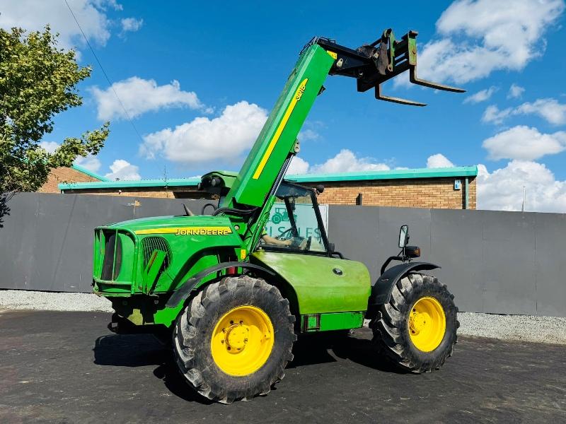 JOHN DEERE 3215 TURBO TELEHANDLER*AG SPEC*C/W PALLET TINES*