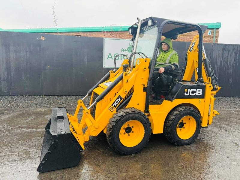JCB 1CX BACKHOE DIGGER*C/W BUCKET*VIDEO*
