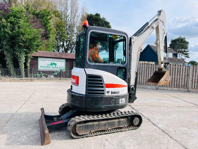 BOBCAT E25 EXCAVATOR *YEAR 2014, 2699 HOURS* C/W ZERO SWING *VIDEO*
