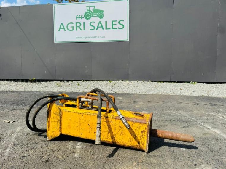 HYDRAULIC HAMMER *C/W HYDRAULIC PIPES*