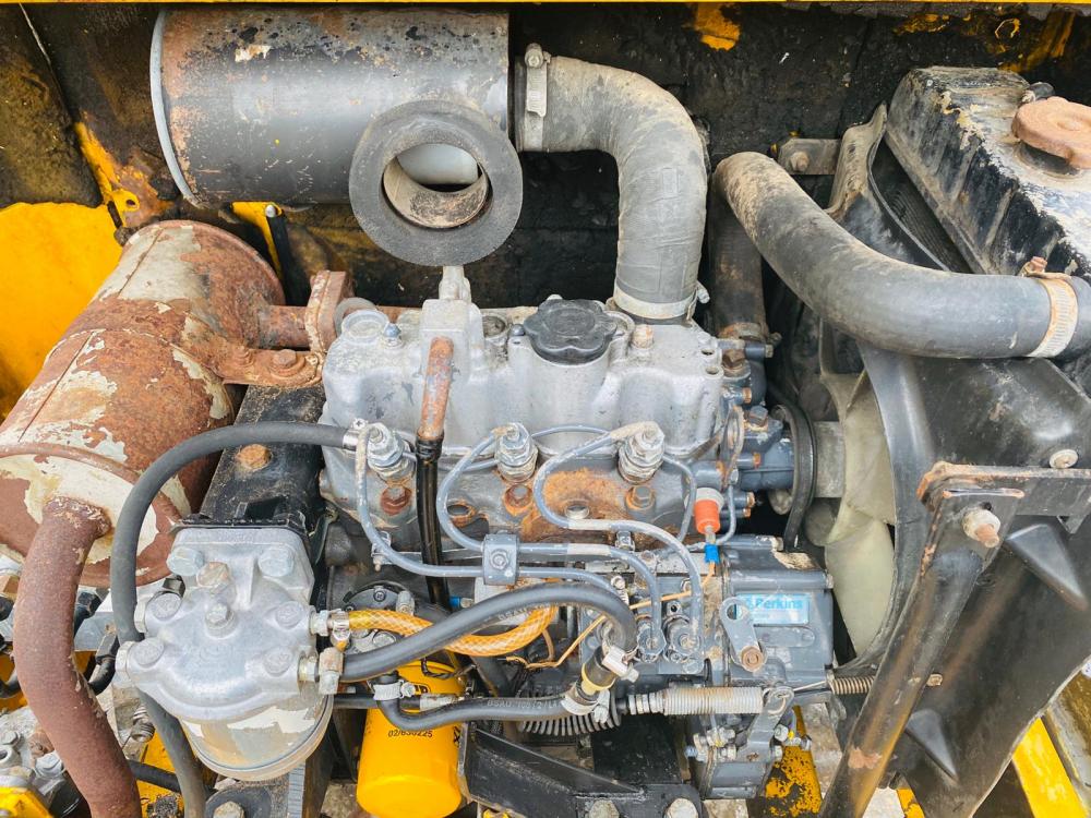 JCB 801 MINI DIGGER C/W 3 CYLINDER PERKINS ENGINE