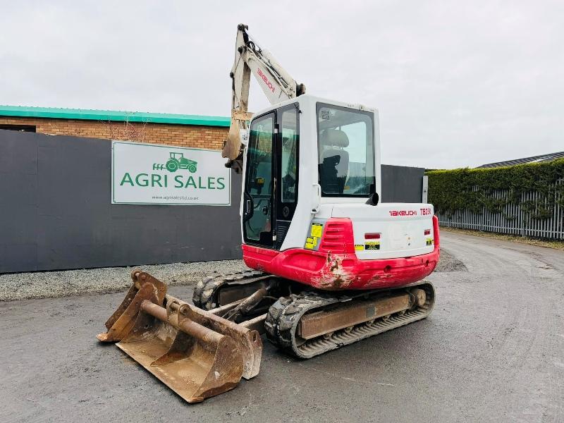 TAKEUCHI TB250 TRACKED EXCAVATOR*C/W 3 BUCKETS*YEAR 2015*VIDEO*