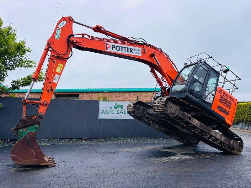 HITACHI ZAXIS ZX225USR LC-5B EXCAVATOR*YEAR 2014*C/W BUCKET*VIDEO*