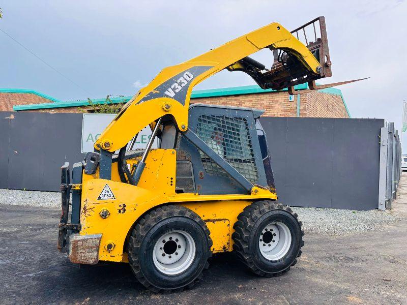 GHEL V330 HI LIFT SKIDSTEER*YEAR 2012*C/W NEW WHEELS AND TYRES & PALLET TINES*VIDEO*