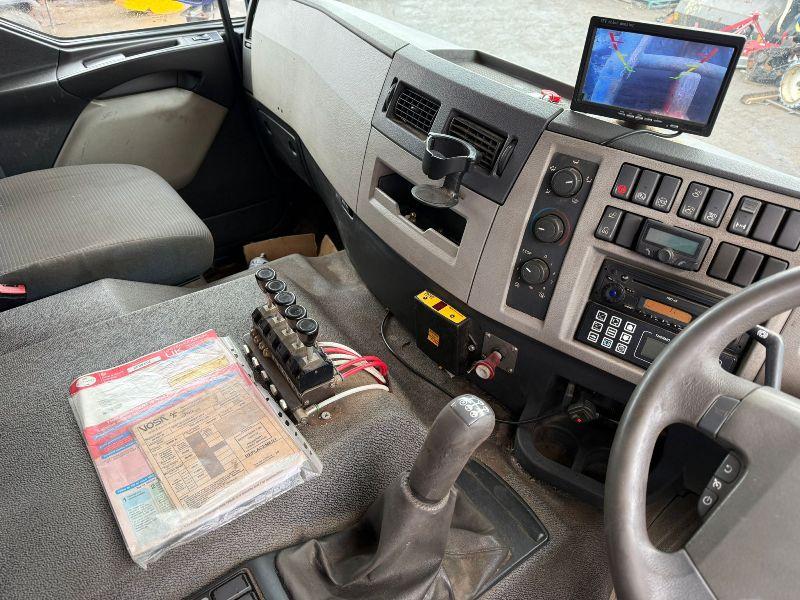 VOLVO FE320 HOOK LOADER LORRY*C/W PALFINGER CRANE*VIDEO*