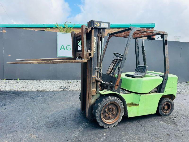 DAEWOO D30S-3 CONTAINER SPEC FORKLIFT*SMOKEY ENGINE*VIDEO*