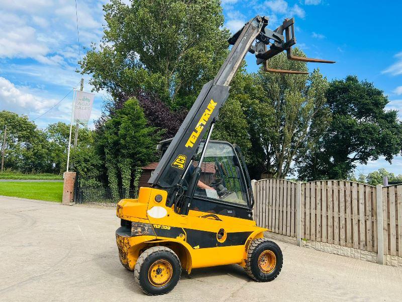 JCB TLT30D 4WD TELETRUCK C/W PALLET TINES 