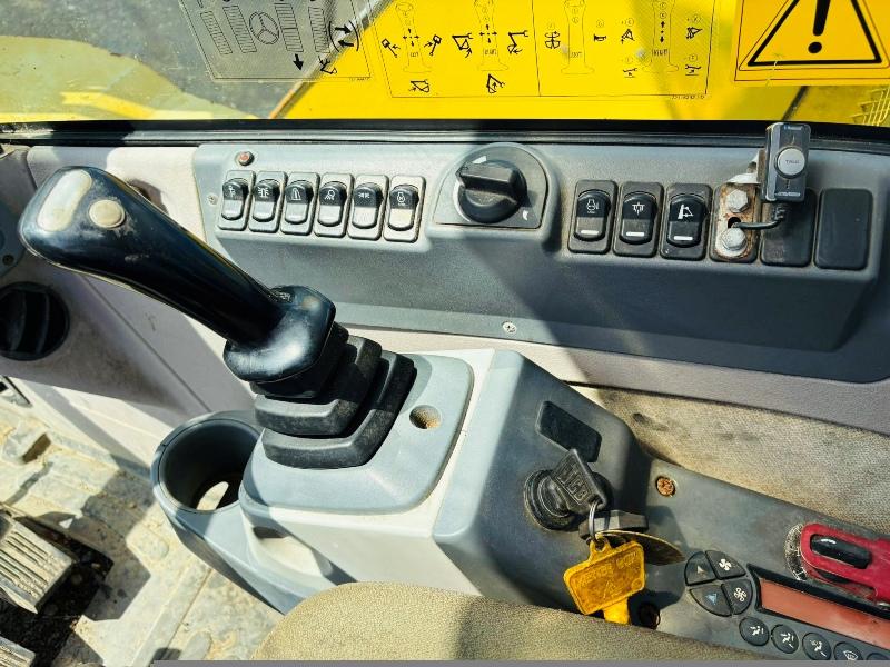 NEW HOLLAND MH2.6 RUBBER DUCK*C/W BUCKET & QUICK HITCH*5945 HOURS*VIDEO*