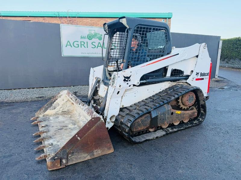 BOBCAT T630 SKIDSTEER*C/W BUCKET*YEAR 2015*2371 HOURS*VIDEO*