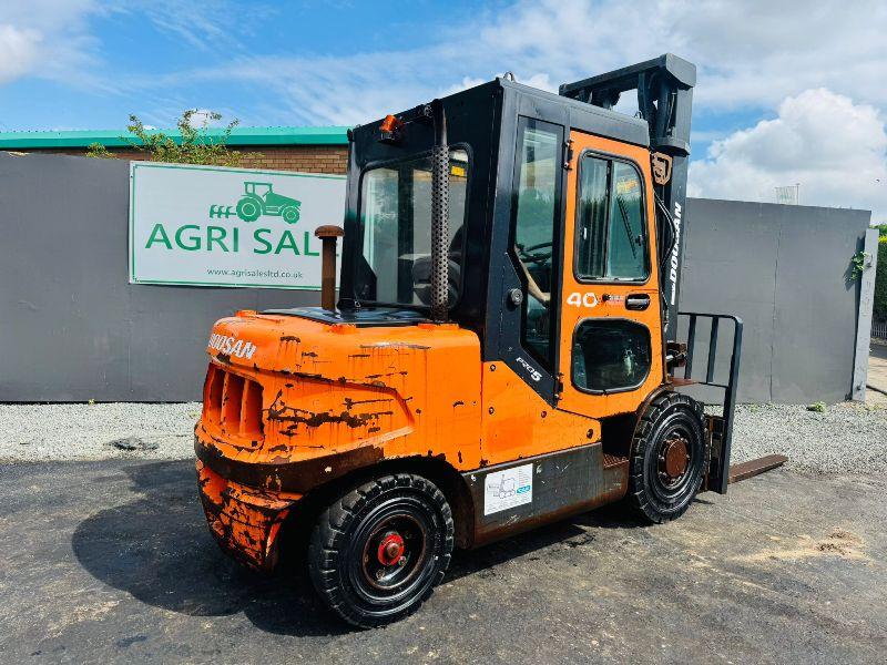 DOOSAN D40SC-5 FORKLIFT*C/W PALLET TINES*YEAR 2012*VIDEO*