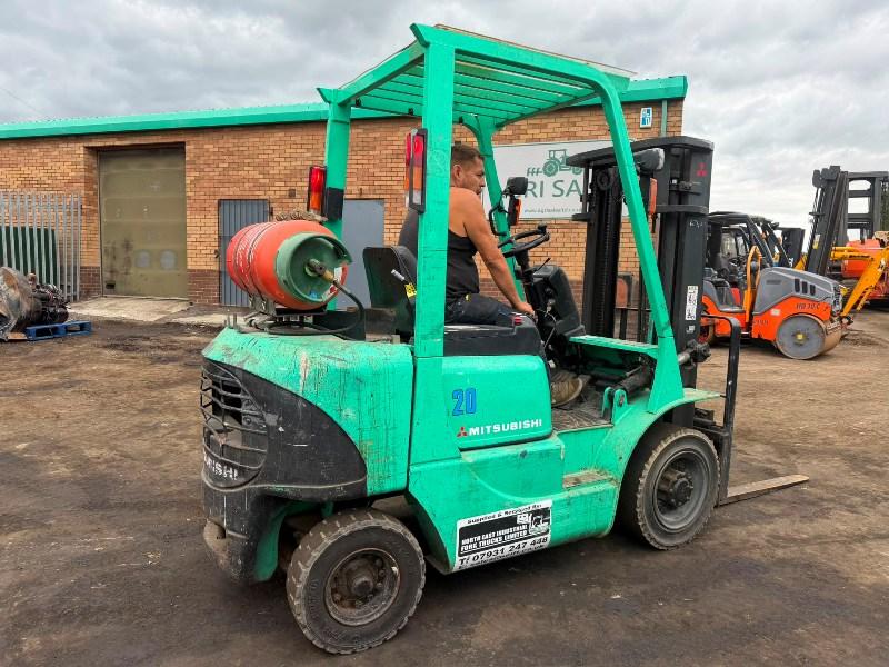 MITSUBISHI FG20K FORKLIFT*C/W PALLET TINES*VIDEO*