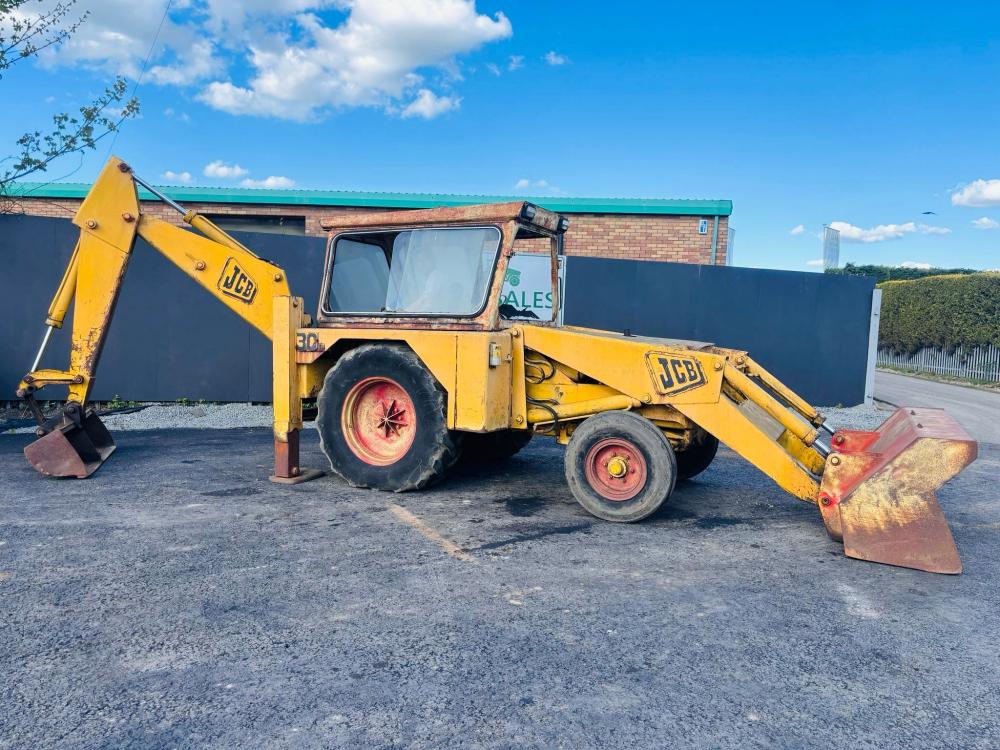 JCB 3C BACKHOE DIGGER C/W BUCKET AND DITCHING BUCKET*VIDEO*