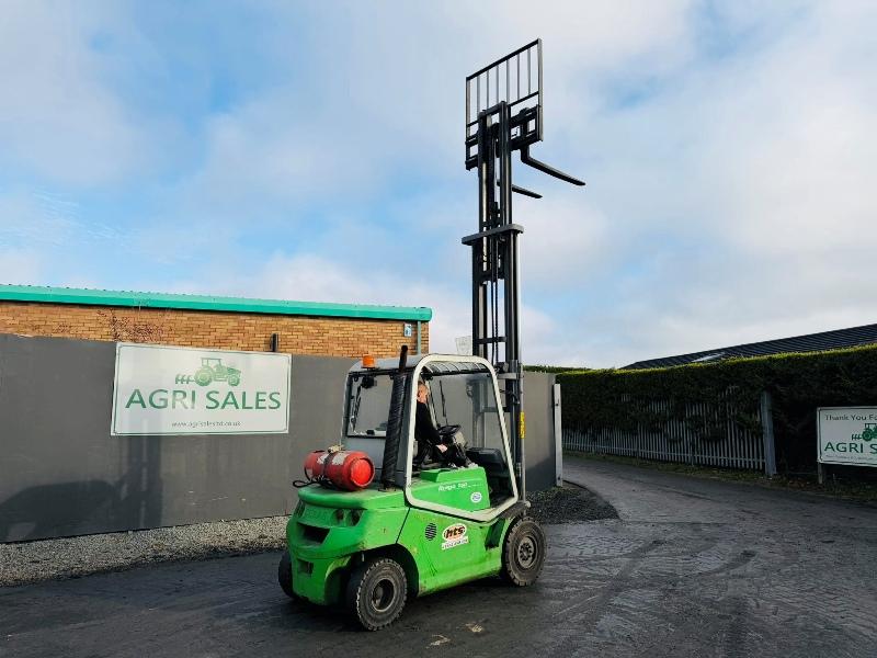 DRAGO 250 3 STAGE MAST FORKLIFT*C/W SIDESHIFT*VIDEO*