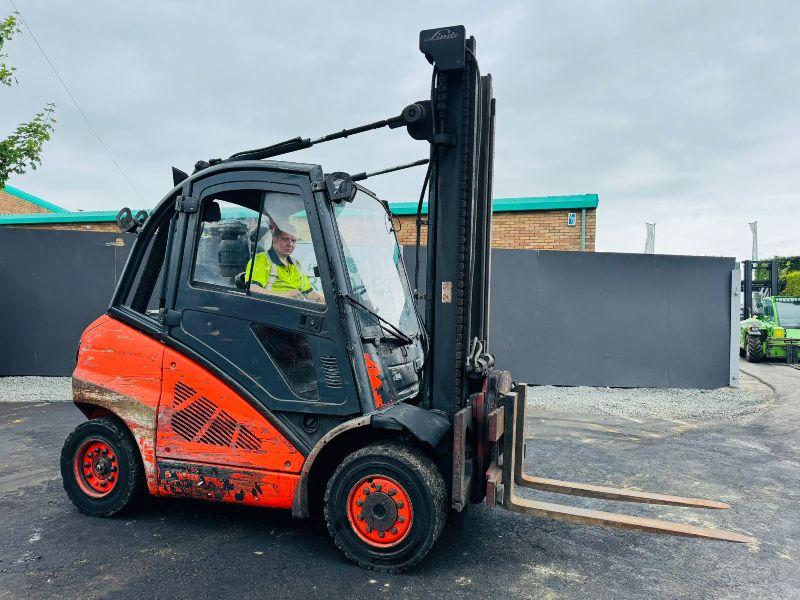 LINDE H40D 2 STAGE MASTED FORKLIFT*YEAR 2008*C/W ROTATING TINES*VIDEO*