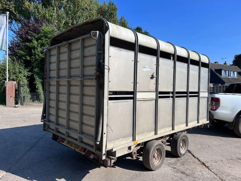 IFOR WILLIAMS TWIN AXLE CATTLE BOX C/W PARTIONING *VIDEO*