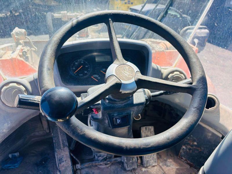 DOOSAN DL400 4WD LOADING SHOVEL *C/W REVERSE CAMERA AND BUCKET*VIDEO*
