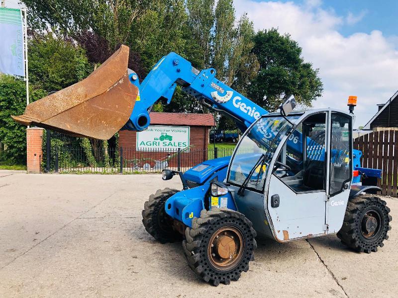 GENIE GTH2506 TELEHANDLER * YEAR 2010 * C/W BUCKET AND TINES