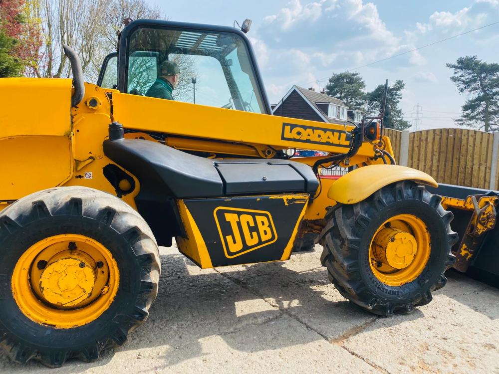 JCB 520 4WD TELEHANDLER C/W BRAND NEW BUCKET