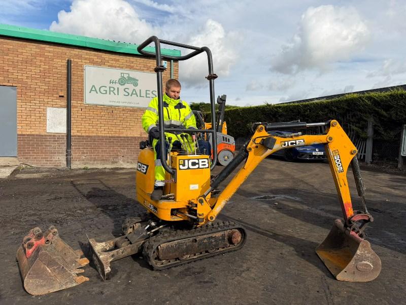 JCB 8008CTS MINI EXCAVATOR*C/W EXPANDING TRACKS*YEAR 2012*VIDEO*