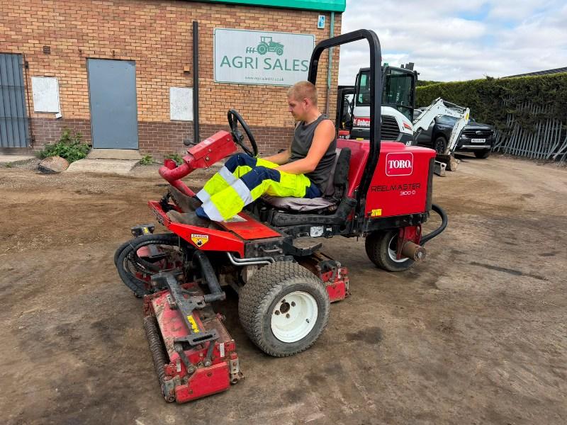 TORO REELMASTER 3100D 3WD RIDE ON MOWER*VIDEO*