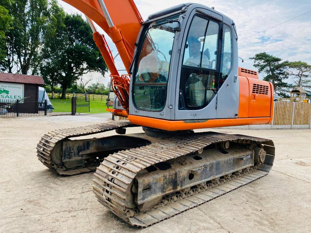 FIAT KOBELCO E165 TRACKED EXCAVATOR * YEAR 2004 * C/W QUICK HITCH * SEE