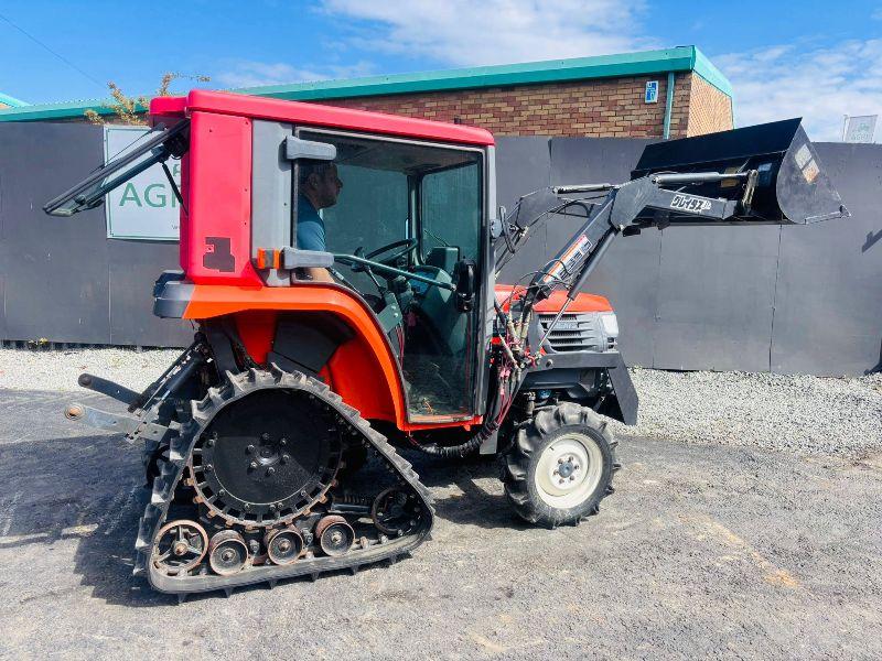 KUBOTA GT21 HALF TRACK TRACTOR*C/W FRONT LOADER AND BUCKET*VIDEO*