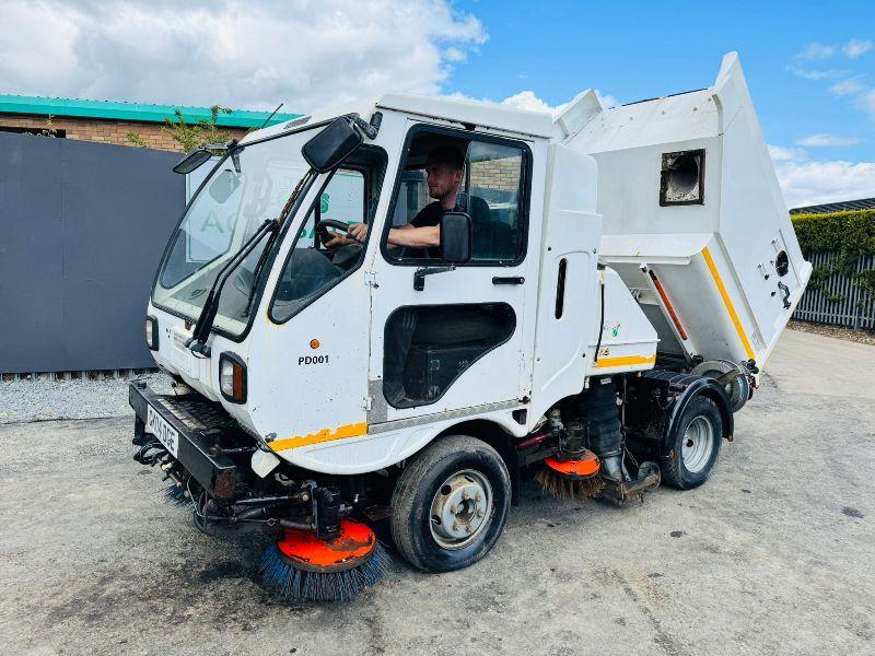 SCARAB ROAD SWEEPER *C/W BRUSHES AND JETWASH* VIDEO*