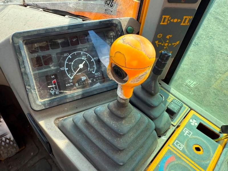 JCB 412S FARM MASTER FRONT LOADER*C/W BUCKET AND TINES*VIDEO*